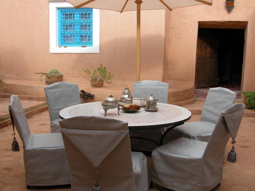 Kasbah Iswan Bed and Breakfast Kelaat-M'Gouna Exteriör bild