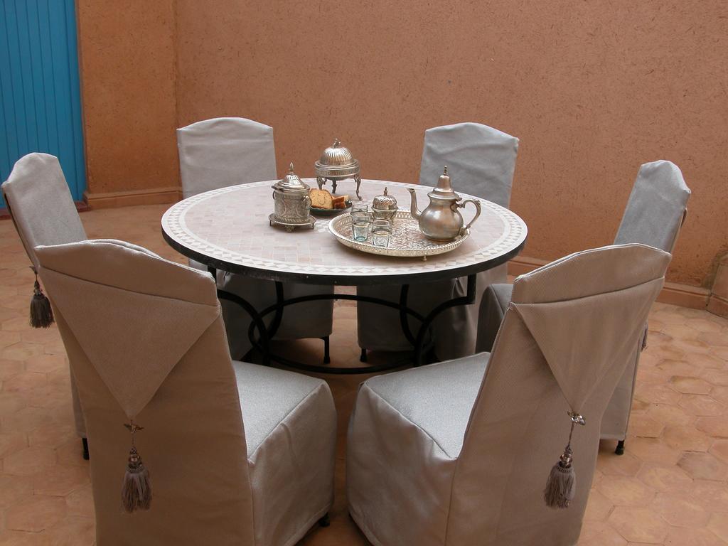 Kasbah Iswan Bed and Breakfast Kelaat-M'Gouna Exteriör bild